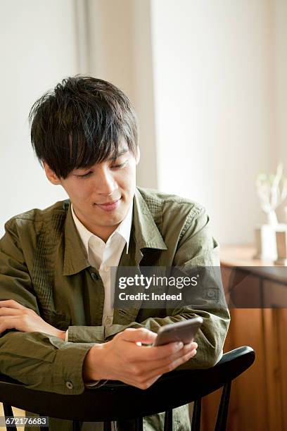 434 604点の下を向くのストックフォト Getty Images 434 604点の下を向くのストックフォト Getty Images