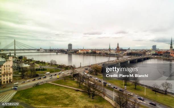 riga - paesaggio urbano stock pictures, royalty-free photos & images