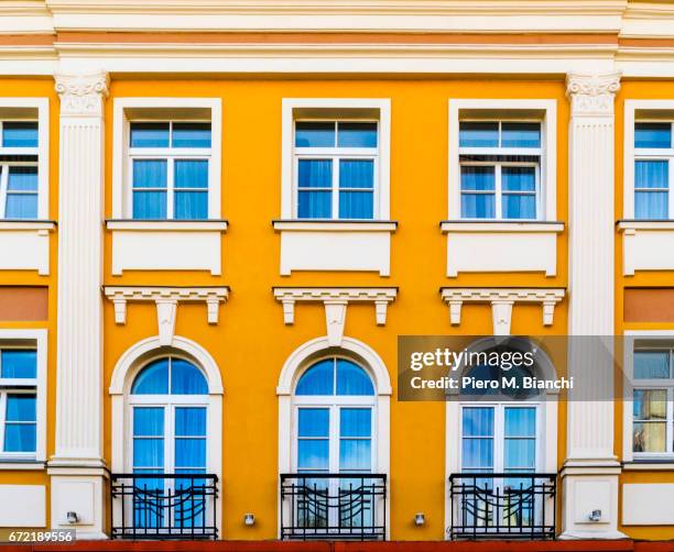 riga - colore brillante stockfoto's en -beelden