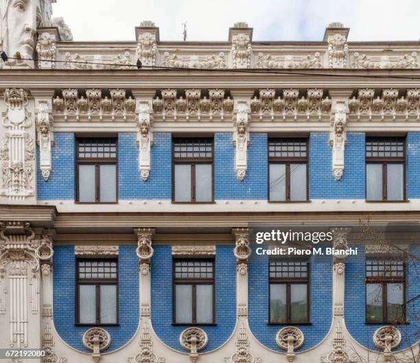 riga - balcone fotografías e imágenes de stock