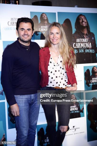 Emiliano Suarez and Carola Baleztena attend the presentation of Antonio Carmona's album 'Obras son amores' on April 21, 2017 in Madrid, Spain.