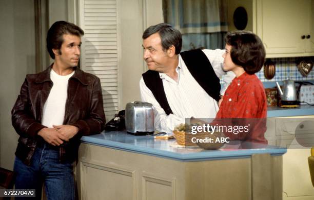 Season One - January 1974 talent: HENRY WINKLER, TOM BOSLEY, ERIN MORAN photographer: Walt Disney Television via Getty Images credit: Walt Disney...