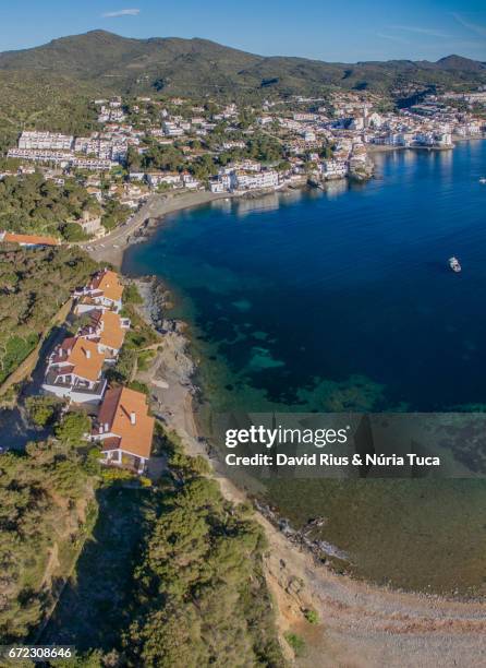 cadaqués from the air - escena rural 個照片及圖片檔