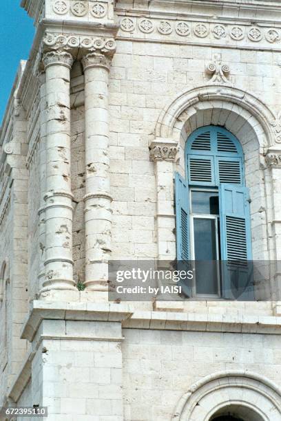 st. louis french hospital in jerusalem, bullet holes from the 1948 independance war - 1948 stock pictures, royalty-free photos & images