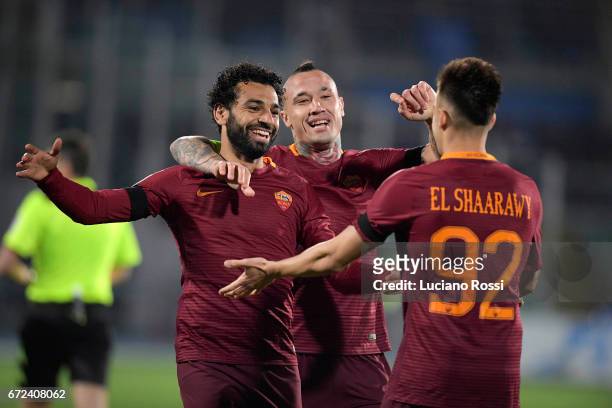 Mohamed Salah of AS Roma celebrates with Radja Nainggolan and Stephan El Shaarawy after scoring a goal during the Serie A match between Pescara...