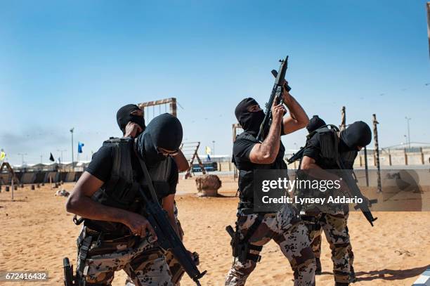 Security Forces Riyadh Saudi Arabia Special Security Forces Training Photos and Premium High ...