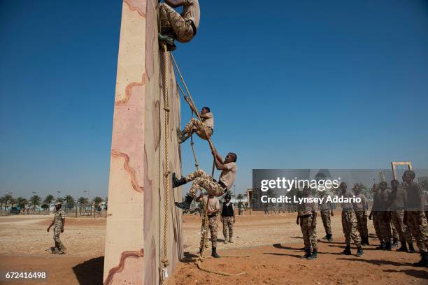 Security Forces Riyadh Saudi Arabia Special Security Forces Training Photos and Premium High ...