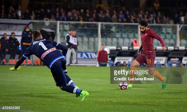 Mohamed Salah of AS Roma scores his second goal during the Serie A match between Pescara Calcio and AS Roma at Adriatico Stadium on April 24, 2017 in...