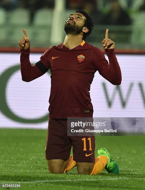 Mohamed Salah of AS Roma celebrates after scoring the goal 0-3 during the Serie A match between Pescara Calcio and AS Roma at Adriatico Stadium on...