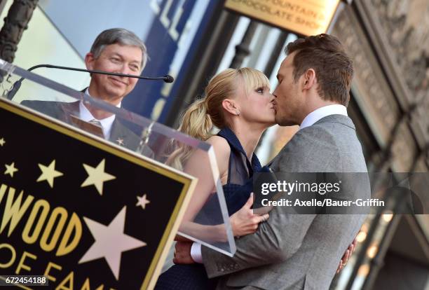 Actors Anna Faris and Chris Pratt attend the ceremony honoring Chris Pratt with a star on the Hollywood Walk of Fame on April 21, 2017 in Hollywood,...