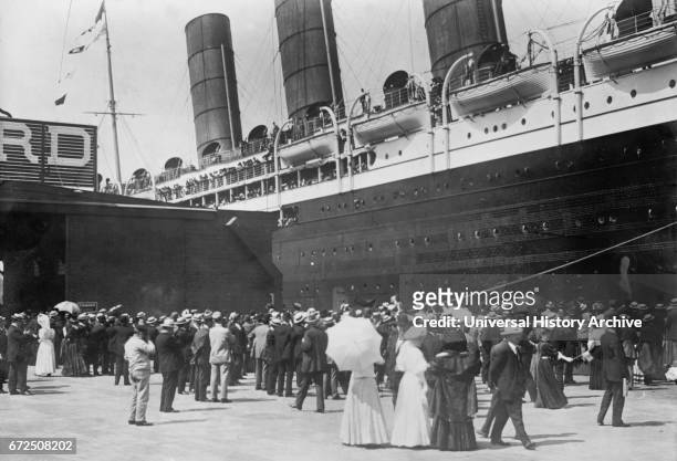 Lusitania arriving at Dock, New York City, New York, USA, Bain News Service, September 1907.
