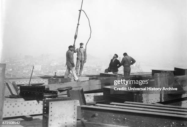 Construction Worker Working on 33rd Floor of Metropolitan Life Insurance Company Tower, New York City, New York, USA, Bain News Service, January 1908.