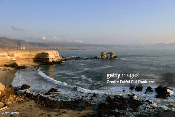 la portada of antofagasta in northern chile - アントファガスタ地域 ストックフォトと画像