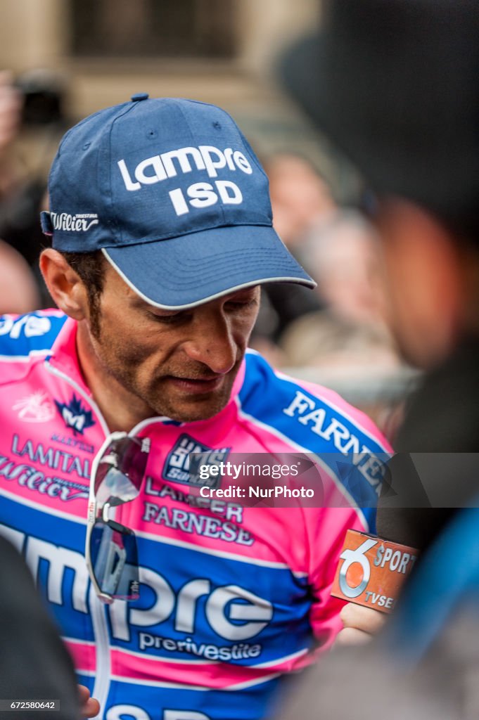 Michele Scarponi: Italian cyclist dies in training crash