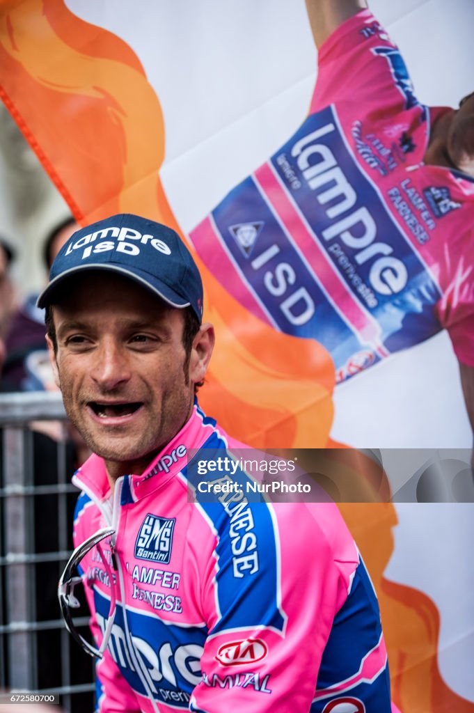 Michele Scarponi: Italian cyclist dies in training crash