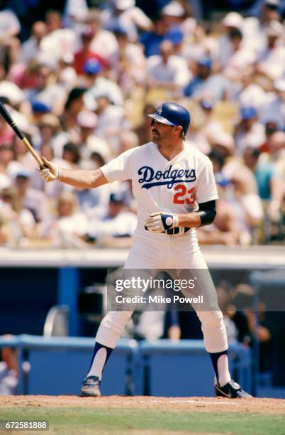 Kirk Gibson of the Los Angeles Dodgers bats during an MLB game against the Philadelphia Phillies circa 1988 at Dodger Stadium in Los Angeles,...