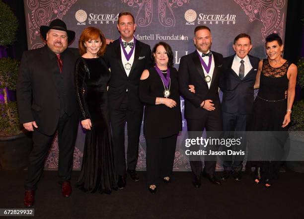 Shane Tarleton, Reba McEntire, Wine Host Matt Donahoe, Committee Co-Chair Eliza Kraft Olander, Wine Host Clint Higham, Joe Galante, and Phran Galante...