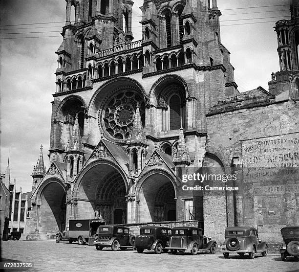 1930s LAON CATHEDRAL CONSTRUCTED IN 12th AND 13th CENTURIES LAON AISNE PICARDY FRANCE