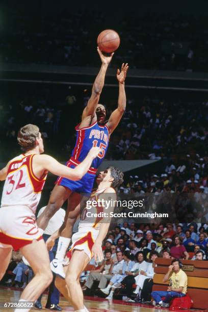 Vinnie Johnson of the Detroit Pistons shoots against the Atlanta Hawks during a game played circa 1990 at the Omni in Atlanta, Georgia. NOTE TO USER:...