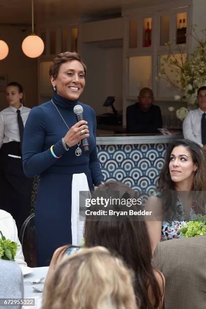 Mentor, Robin Roberts speaks to guests during the Glamour and L'Oreal Paris 2017 College Women of the Year Celebration at La Sirena on April 25, 2017...