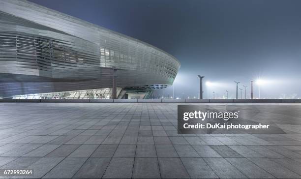 dalian international conference center - strada deserta foto e immagini stock