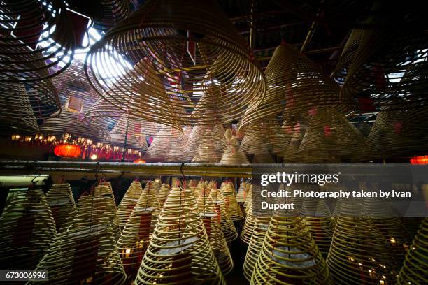 au coeur de l'encens - spiritualité fotografías e imágenes de stock