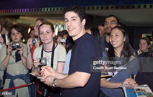 Actor Jason Biggs signs autographs at the Australian premiere of "American Pie 2" November 22, 2001 at the Village/Greater Union/Hoyts Centre in...