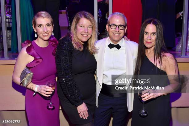 Robin Barrett Robin Barrett Photos and Premium High Res Pictures - Getty Images