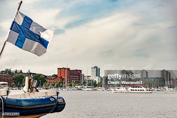 finland, helsinki, harbour and city center - helsinki fotografías e imágenes de stock