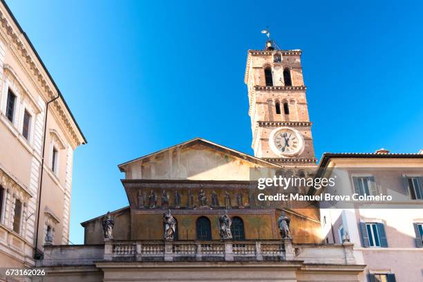 basilica di santa maria in trastevere, rome italy - trastevere stock-fotos und bilder