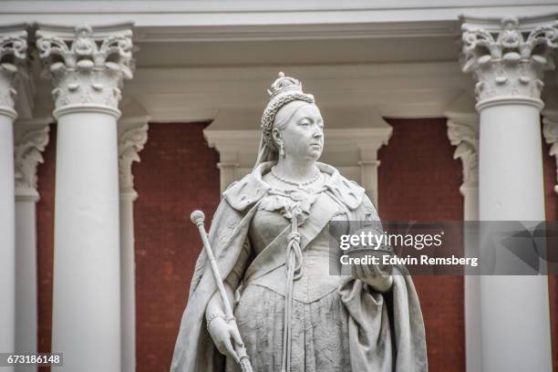 royal statue - victoria ストックフォトと画像