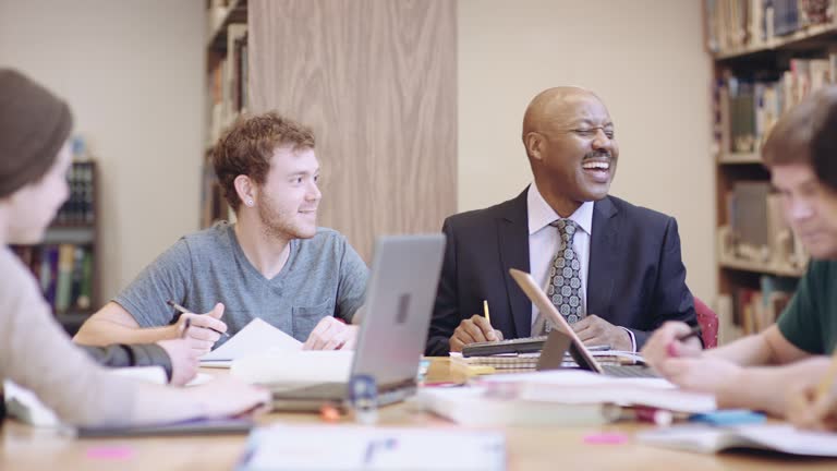 Video Professor 189 Visiting Faculty Stock Videos, Footage, & 4K Video Clips - Getty Images