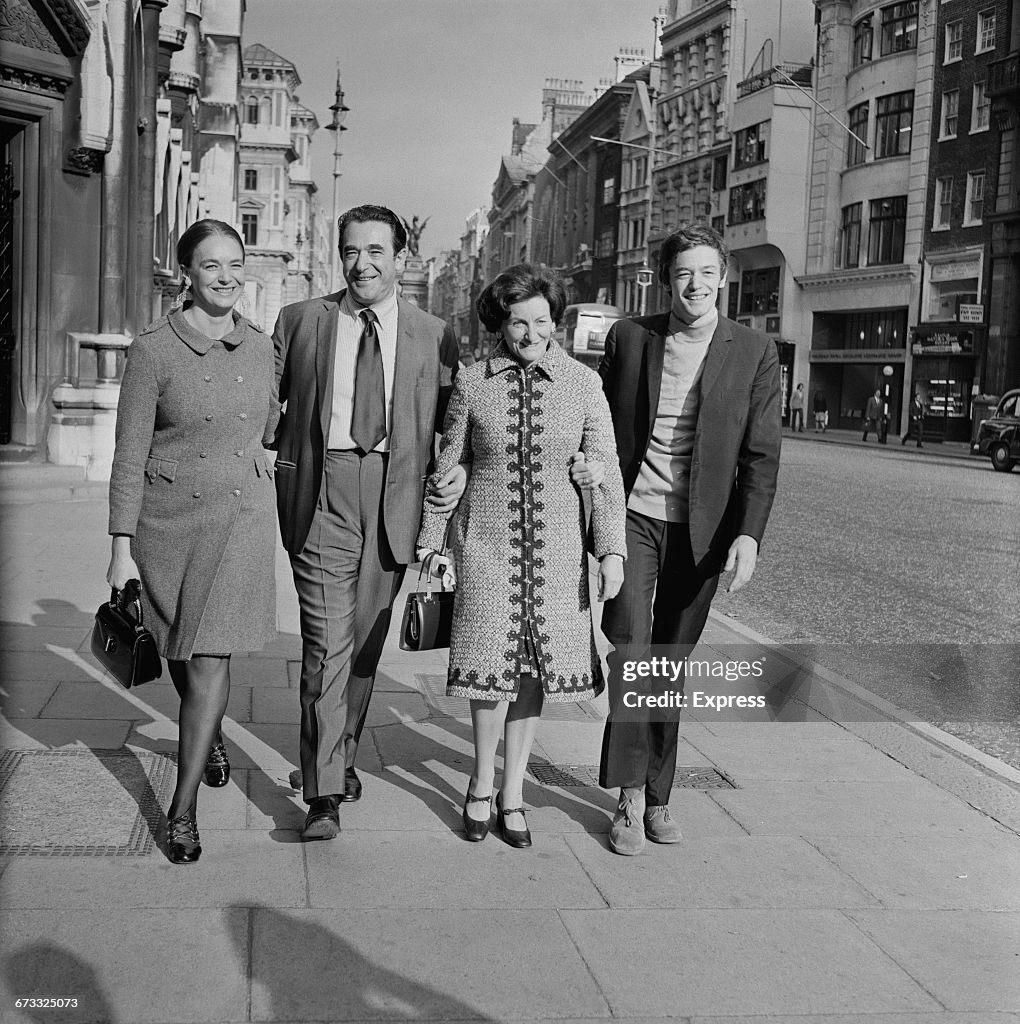 Robert Maxwell And Family