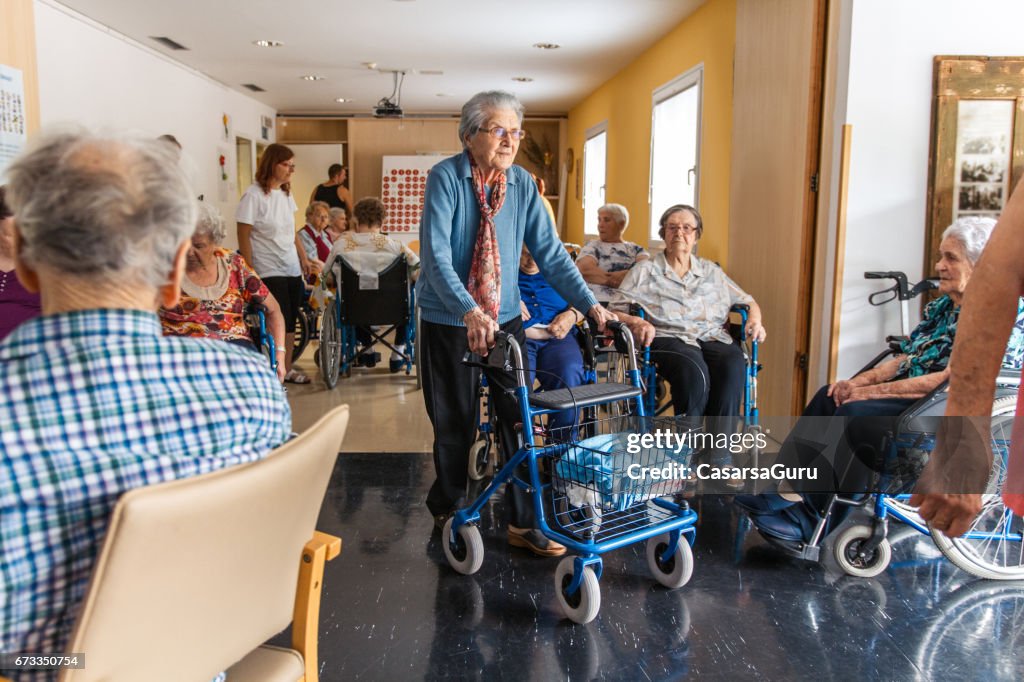 Coffee-Break para idosos na casa de repouso