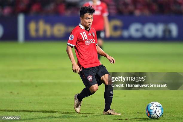Chanathip Songkrasin of Muangthong United looks on the ball during the AFC Asian Champions League Group Stage match between Muangthong United and the...