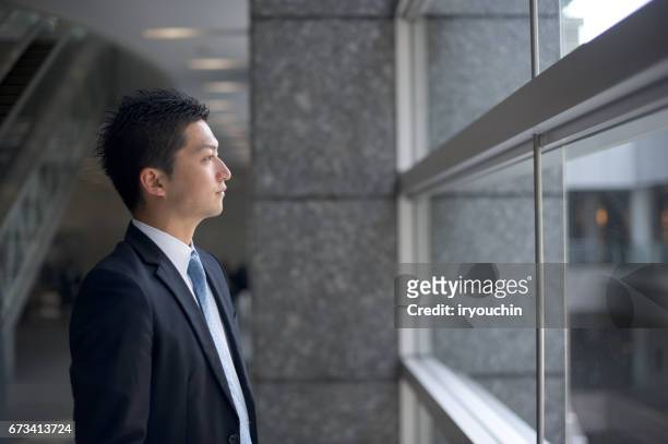 ビジネスライフ - ビジネス　男性　日本人 ストックフォトと画像