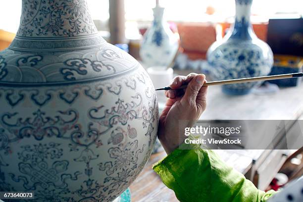 jingdezhen jiangxi porcelain,china - chinese porcelain stock pictures, royalty-free photos & images