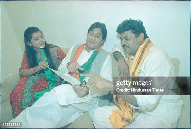 Bollywood actor Vinod Khanna and Kirti Azad, on November 13, 1998 in Punjab, India. Veteran actor and sitting BJP MP Vinod Khanna passed away at the...