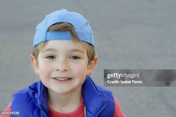 portrait of a happy boy (5 years) - 4 5 years foto e immagini stock