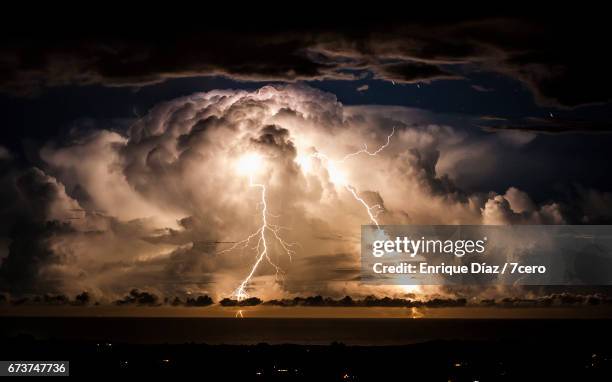 stormy night over byron bay - 自然の力 ストックフォトと画像