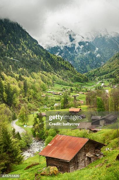 lauterbrunnen landscape - lauterbrunnen stock pictures, royalty-free photos & images