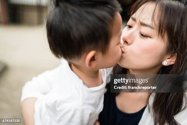 245点の赤ちゃん キス 日本人のストックフォト Getty Images