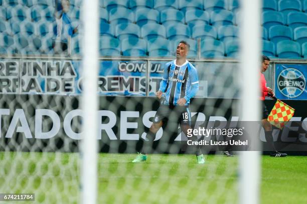 Lucas Barrios of Gremio celebrates their first goal during the match Gremio v Guarani as part of Copa Bridgestone Libertadores 2017, at Arena do...