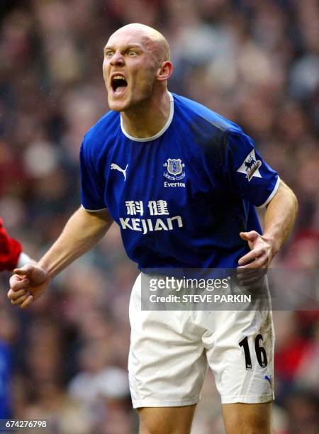 Everton's Thomas Gravesen reacts after missing a shot against Liverpool during their premiership match at Anfield in Liverpool, 31 January 2004. AFP...