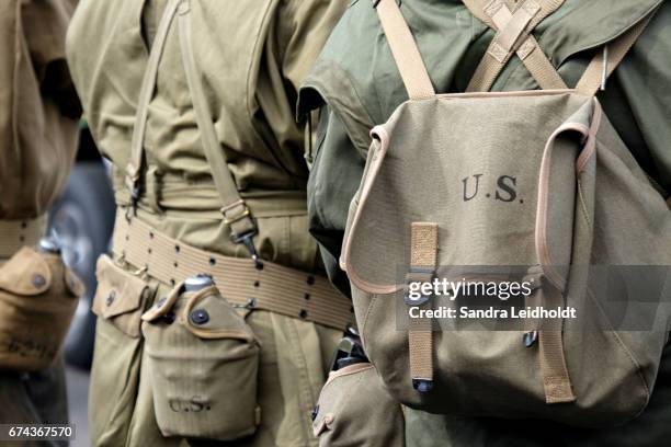 military reenactors at denver's st patrick's day parade - colorado - historische nachstellung stock-fotos und bilder