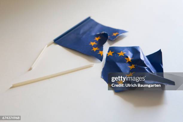 The project Europe - Symbol photo on the topics of poverty, inequality, social justice, North-South problematics, immigration, brexit, etc. Das Foto...