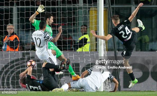 Andrea Conti of Atalanta BC scores the opening goal during the Serie A match between Atalanta BC and Juventus FC at Stadio Atleti Azzurri d'Italia on...