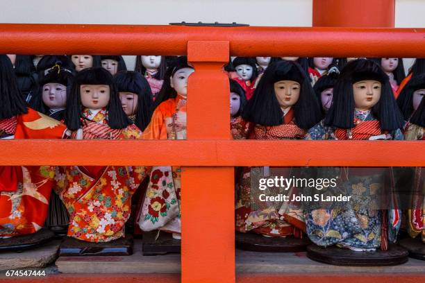 Awashima Jinja is a shrine in Wakayaka for women, famous for its collection of discarded dolls. Many Japanese find old dolls spooky, believing that...