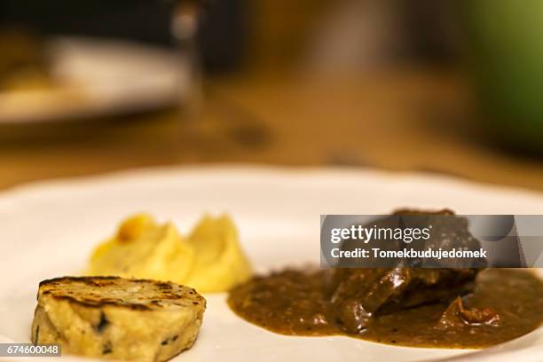 pot roast - soße stock pictures, royalty-free photos & images