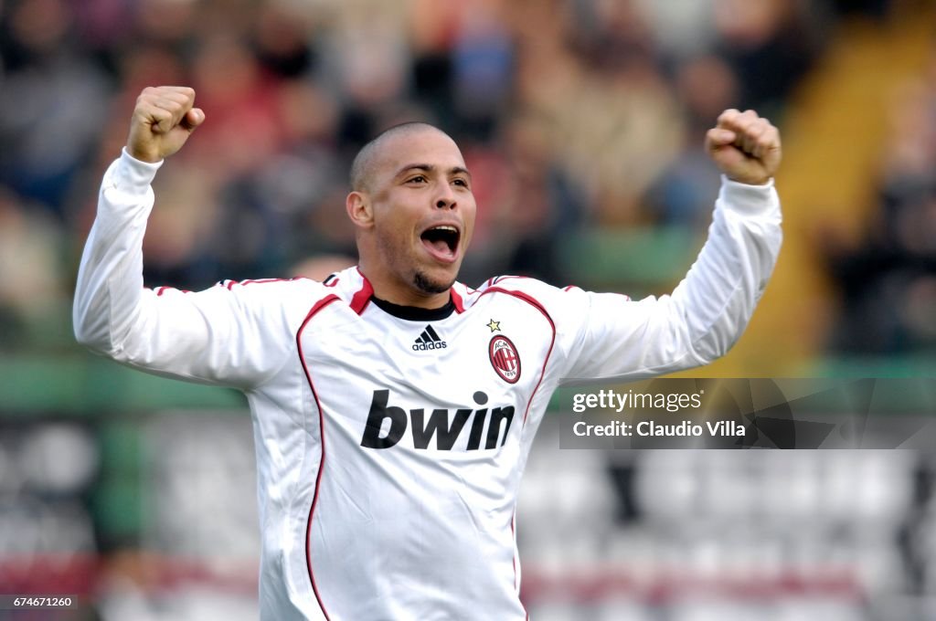 Claudio Villa Archive